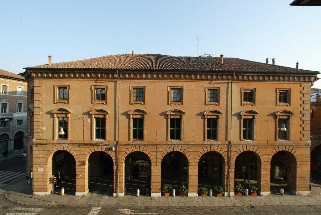Be Happy Apartman Ferrara Kültér fotó